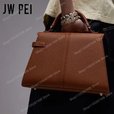 Sac à main mini en cuir verni à bandoulière – image 2